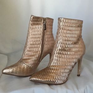 Rose Gold Metallic Emboss Booties Sz 9 Stiletto NW